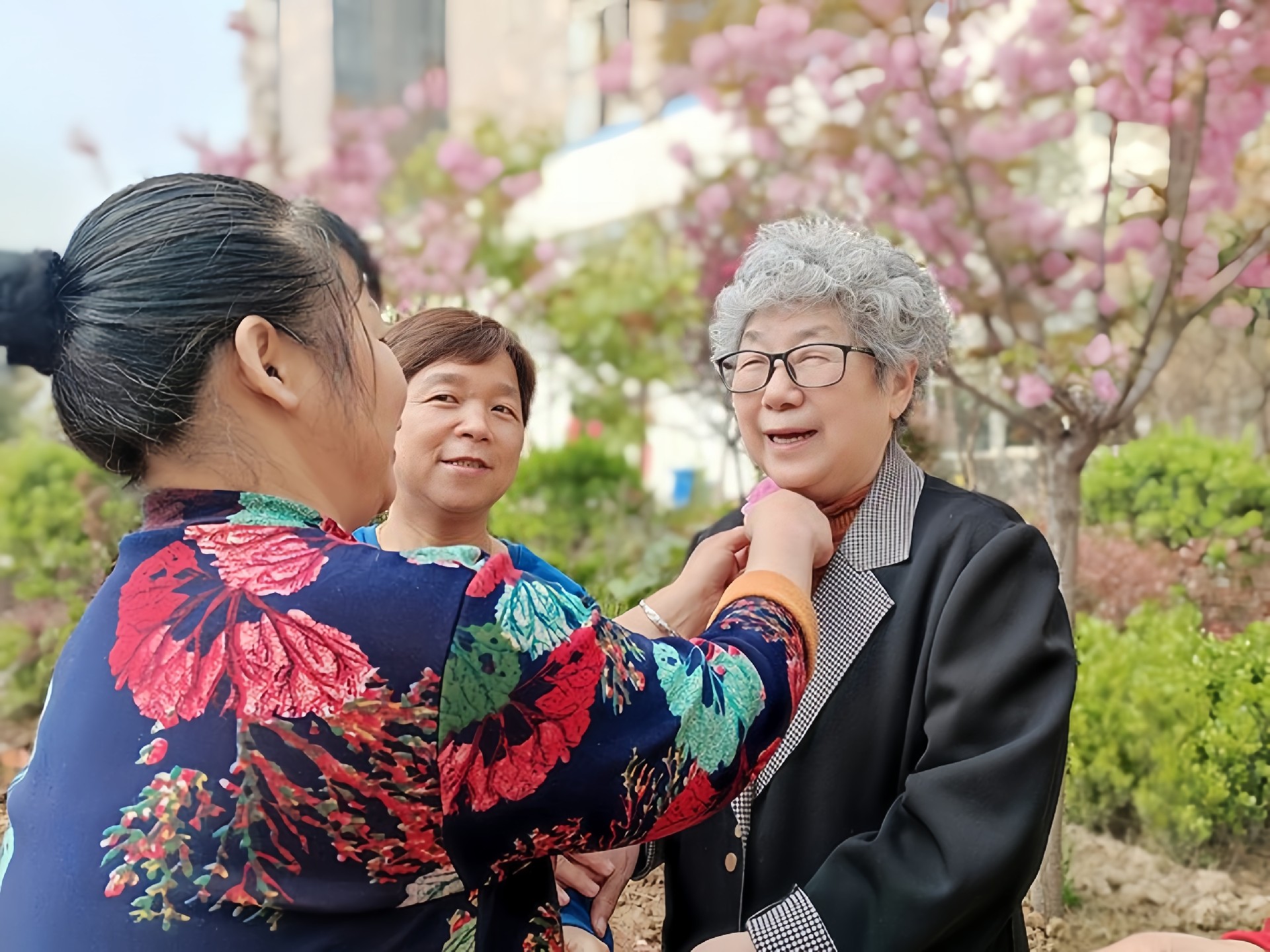 高龄老人照护服务